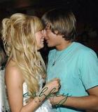 Ashley Tisdale : TI4U_u1155326120.jpg