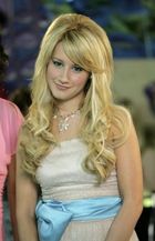 Ashley Tisdale : TI4U_u1158971720.jpg