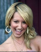 Ashley Tisdale : TI4U_u1159115614.jpg