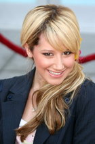 Ashley Tisdale : TI4U_u1159130644.jpg