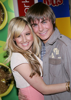 Ashley Tisdale : TI4U_u1257353900.jpg