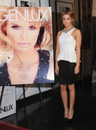 Ashley Tisdale : ashley-tisdale-1360999345.jpg