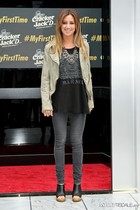 Ashley Tisdale : ashley-tisdale-1375459539.jpg