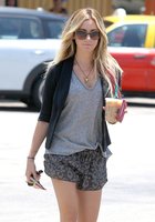 Ashley Tisdale : ashley-tisdale-1387626760.jpg