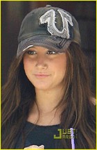 Ashley Tisdale : ashley_tisdale_1251239346.jpg