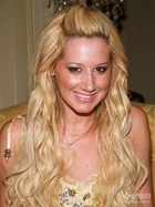 Ashley Tisdale : ashley_tisdale_1254472654.jpg