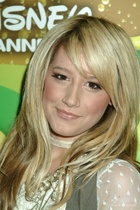 Ashley Tisdale : ashley_tisdale_1254472664.jpg