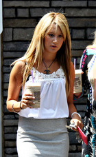 Ashley Tisdale : ashley_tisdale_1254473345.jpg