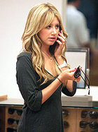 Ashley Tisdale : ashley_tisdale_1261433627.jpg