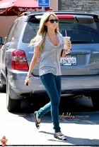 Ashley Tisdale : ashley_tisdale_1262624965.jpg