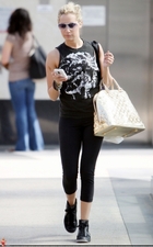 Ashley Tisdale : ashley_tisdale_1269272976.jpg