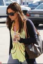 Ashley Tisdale : ashley_tisdale_1272137414.jpg