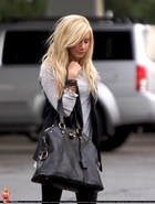 Ashley Tisdale : ashley_tisdale_1272384025.jpg