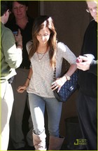 Ashley Tisdale : ashley_tisdale_1289753949.jpg