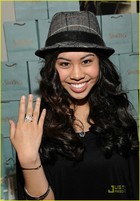 Ashley Argota : ashleyargota_1284241056.jpg