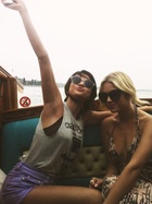 Ashley Benson : TI4U1409850022.jpg