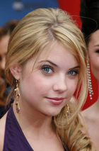 Ashley Benson : ashleybenson_1252019753.jpg