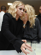 Ashley Olsen : TI4U1400955649.jpg