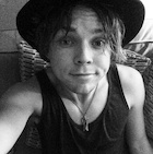 Ashton Irwin : ashton-irwin-1484585206.jpg