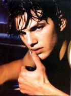 Ashton Kutcher : ASHTONlepluscuteacteur.jpg