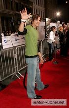 Ashton Kutcher : GMallshow4.jpg