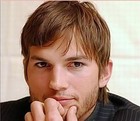 Ashton Kutcher : TI4U_u1137138906.jpg
