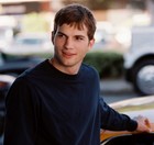 Ashton Kutcher : TI4U_u1140103643.jpg