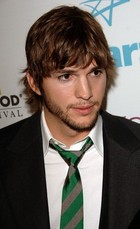 Ashton Kutcher : ashton-kutcher-1318122815.jpg