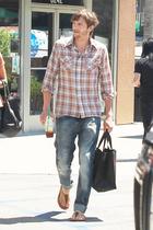 Ashton Kutcher : ashton-kutcher-1380578021.jpg