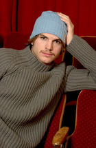 Ashton Kutcher : ashton-kutcher-1400687218.jpg