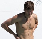 Ashton Kutcher : ashton_kutcher_1216401918.jpg