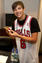 Austin Mahone : austin-mahone-1351892257.jpg