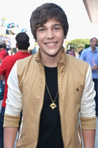 Austin Mahone : austin-mahone-1380679303.jpg