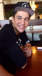 Austin Mahone : austin-mahone-1434722401.jpg