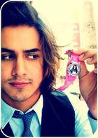 Avan Jogia : avan-jogia-1338344955.jpg