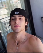 Avi Angel : avi-angel-1742833039.jpg