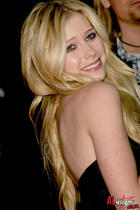 Avril Lavigne : TI4U_u1159114729.jpg