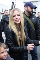 Avril Lavigne : avril-lavigne-1319740607.jpg