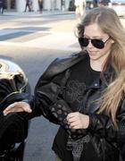 Avril Lavigne : avril-lavigne-1324221936.jpg