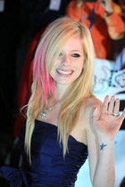 Avril Lavigne : avril-lavigne-1381334591.jpg