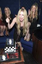 Avril Lavigne : avril-lavigne-1383849619.jpg