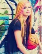 Avril Lavigne : avril-lavigne-1385669655.jpg