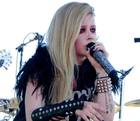 Avril Lavigne : avril-lavigne-1386086608.jpg