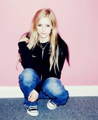 Avril Lavigne : avril-lavigne-1386180642.jpg