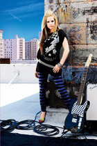 Avril Lavigne : avril-lavigne-1396793993.jpg