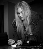 Avril Lavigne : avril-lavigne-1397406163.jpg