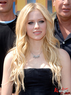 Avril Lavigne : avril-lavigne-1412816403.jpg
