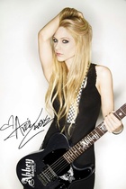 Avril Lavigne : avril-lavigne-1415731456.jpg