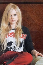Avril Lavigne : avril-lavigne-1417285451.jpg