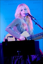 Avril Lavigne : avril-lavigne-1427218495.jpg
